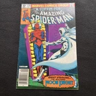 The Amazing Spider-Man #220 (Marvel Comics September 1981) w/Moon Knight