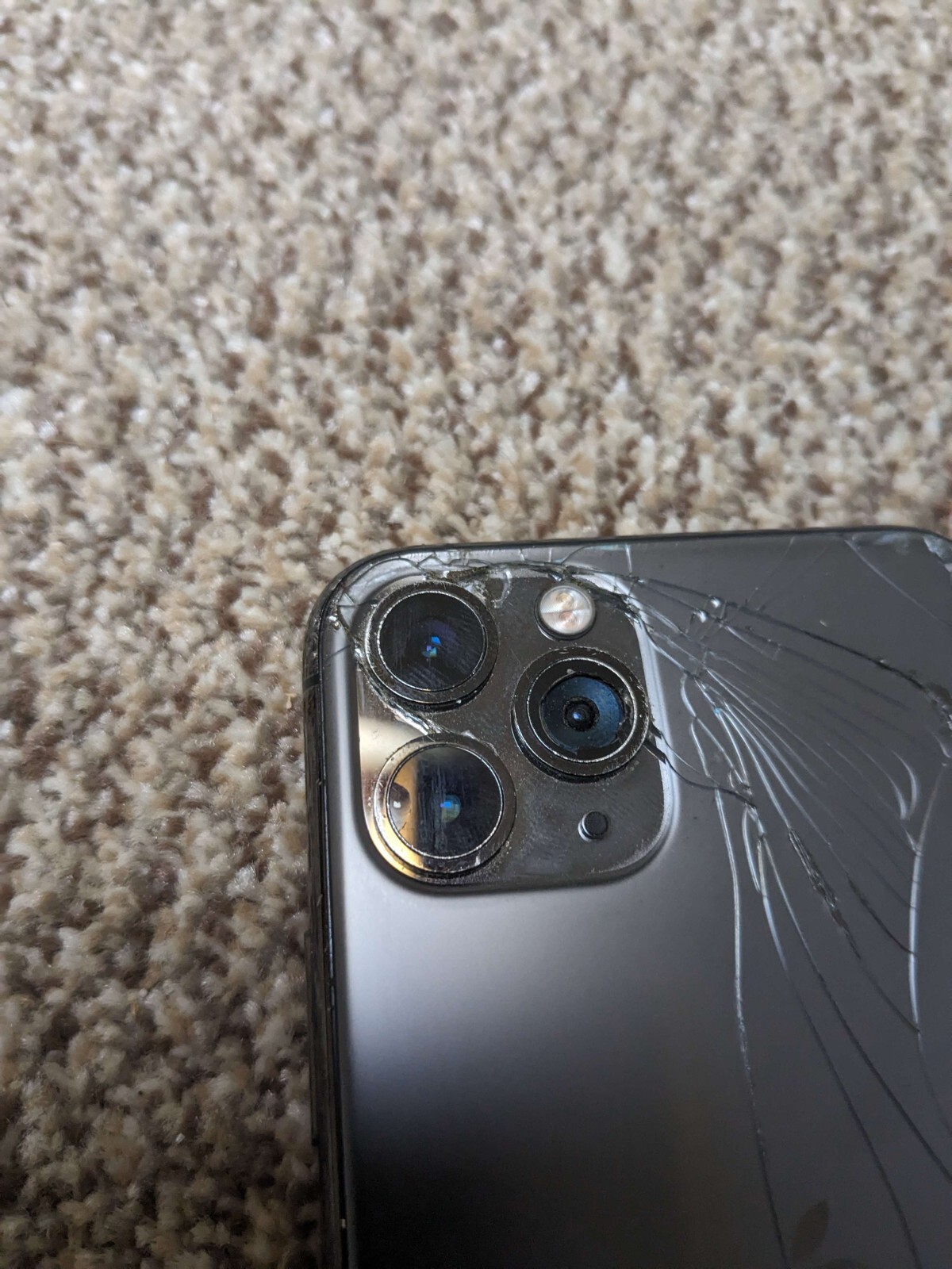 Apple iPhone 11 pro 256 GB Space Grey Back cracked/No Face ID