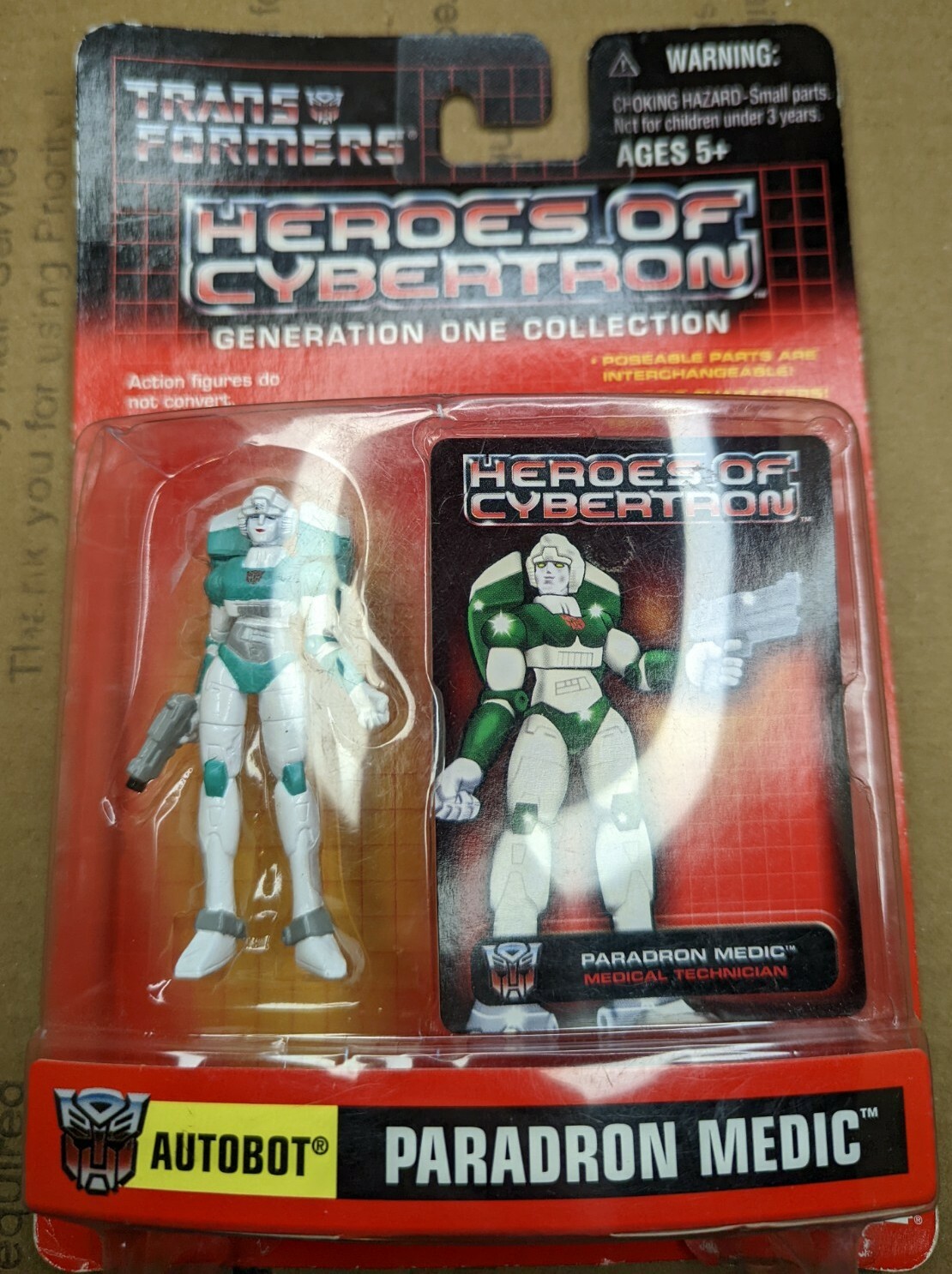 Transformers Heroes of Cybertron Paradron Medic figure 2001 Hasbro Autobot card 