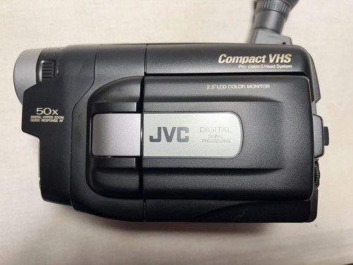 *WORKING* JVC GR-AXM210 VHS-C Camcorder w/ Charger, Cable, Battery, Manual & Bag - Picture 10 of 10