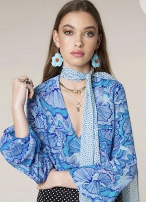 RIXO LONDON PSYCHEDELIC SHELL ANGIE TOP - PASTEL BLUE. Medium