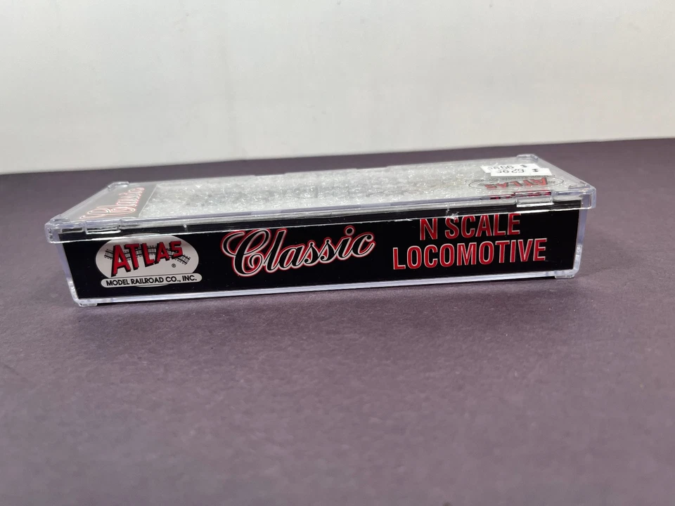 Atlas N Scale Train Locomotive Engine 42310 RSD-5 PENN CENTRAL 6805 Classic - Image 4 of 4