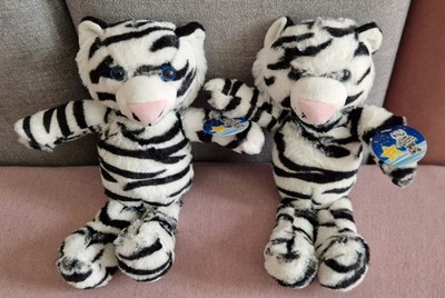 2 x FERRERO KINDER SCHOKOLADE LUCA ZAHM TIGER CA. JE 25 CM -- UNBESPIELT