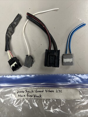 2006 Suzuki GRAND VITARA 2.7 Fuse Block Plugs