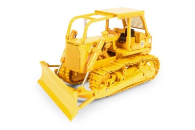 Caterpillar Cat D7G Dozer with A-Blade and Winch - CCM 1:48 Scale
