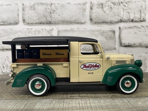 Vintage Die-Cast ERTL Collectibles True Value 1947 Dodge Canopy Delivery Bank - Picture 3 of 19