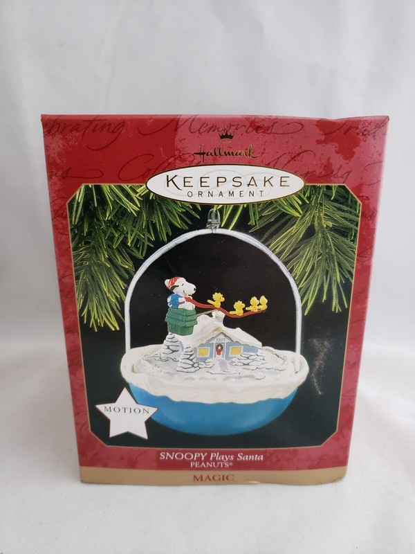 Hallmark QLX7475 1997 Snoopy Plays Santa *with MOTION