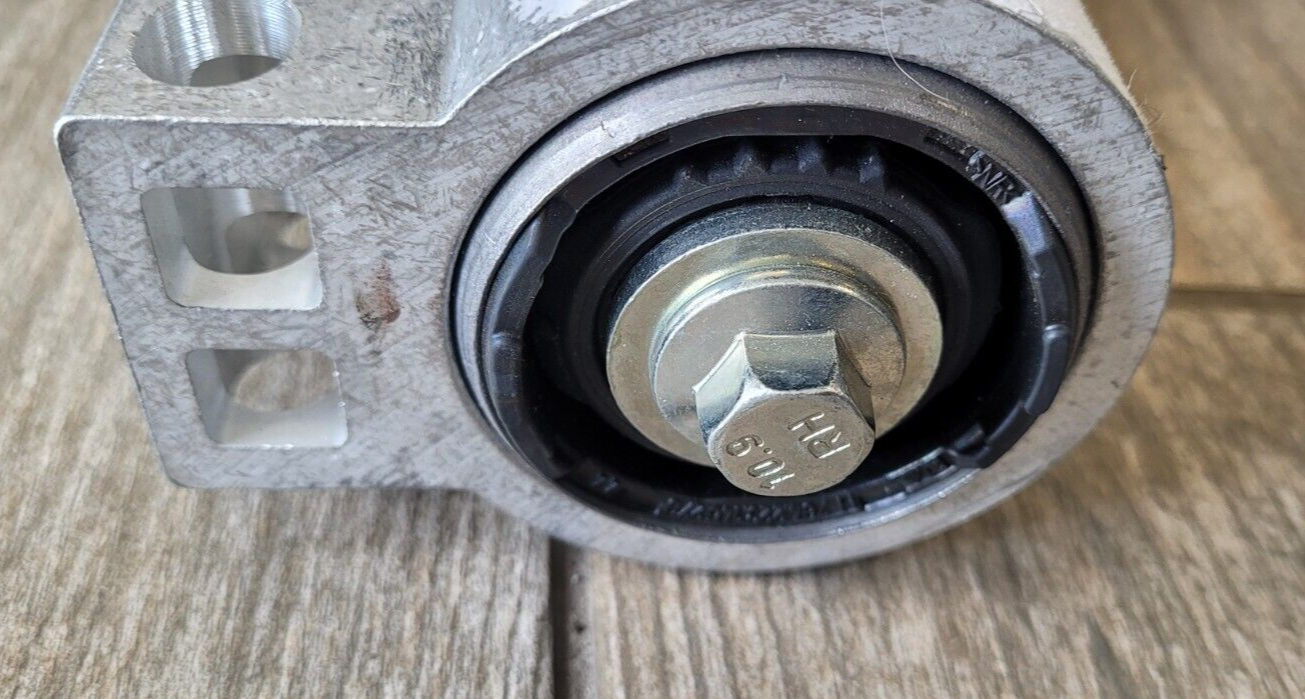 2013 Vauxhall ASTRA GTC Right Driver Front Bottom Control Arm 