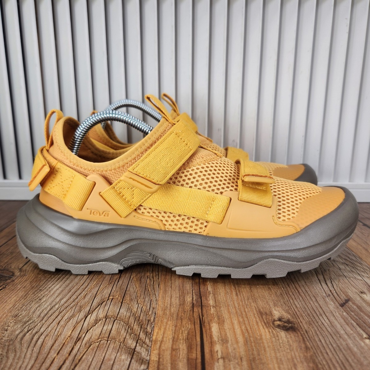 Teva Outflow Universal Sport Sunflower Mens Sz 9 Water Shoes