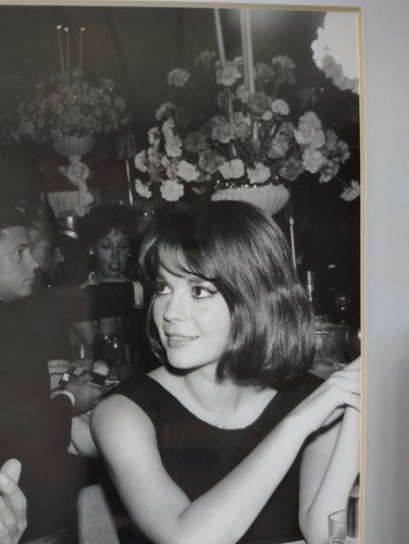 Fotografia di Dean Martin e Natalie Wood a cena formale in bianco e nero 8x10 incorniciata - Foto 3 di 4