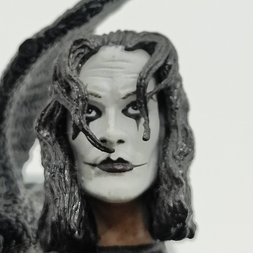 McFarlane Toys Movie Maniacs 2 The Crow Eric Draven Action Figure & Stand 1999 - Imagen 2 de 18