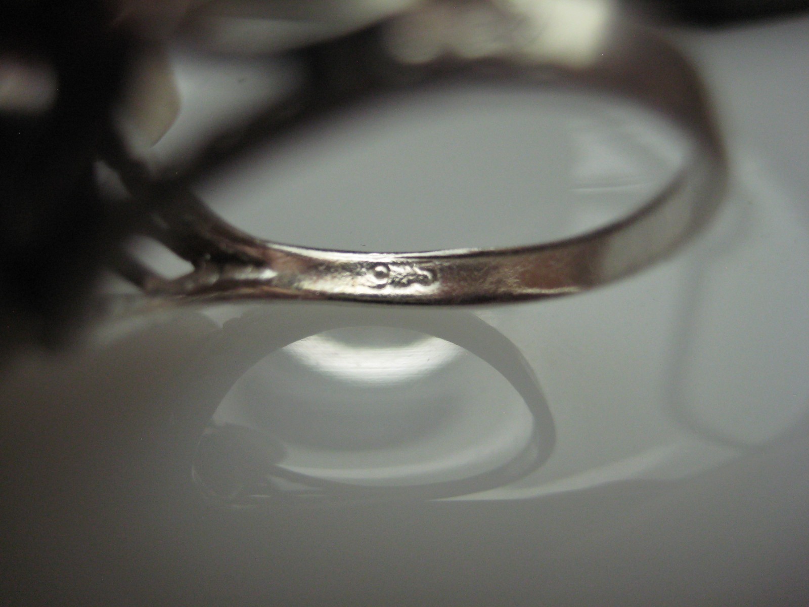 STERLING SILVER RING W/ TRIANGULAR NAVY STONE W/ … - image 4