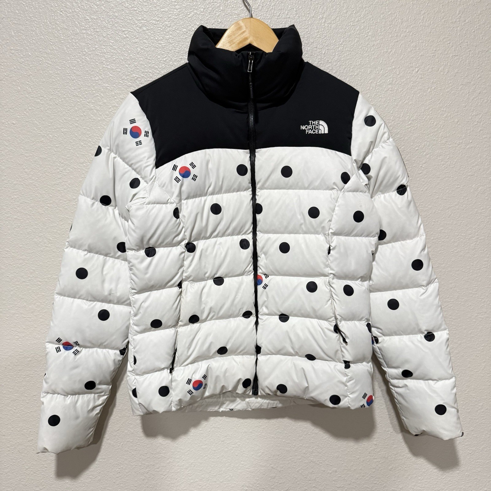 The North Face South Korea TNF nupste 700 puffer jacket woman’s Small