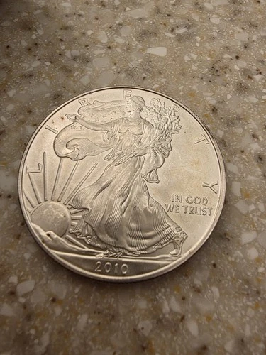2010 Silver American Eagle 1 oz Dollar Uncirculated Brilliant Mint