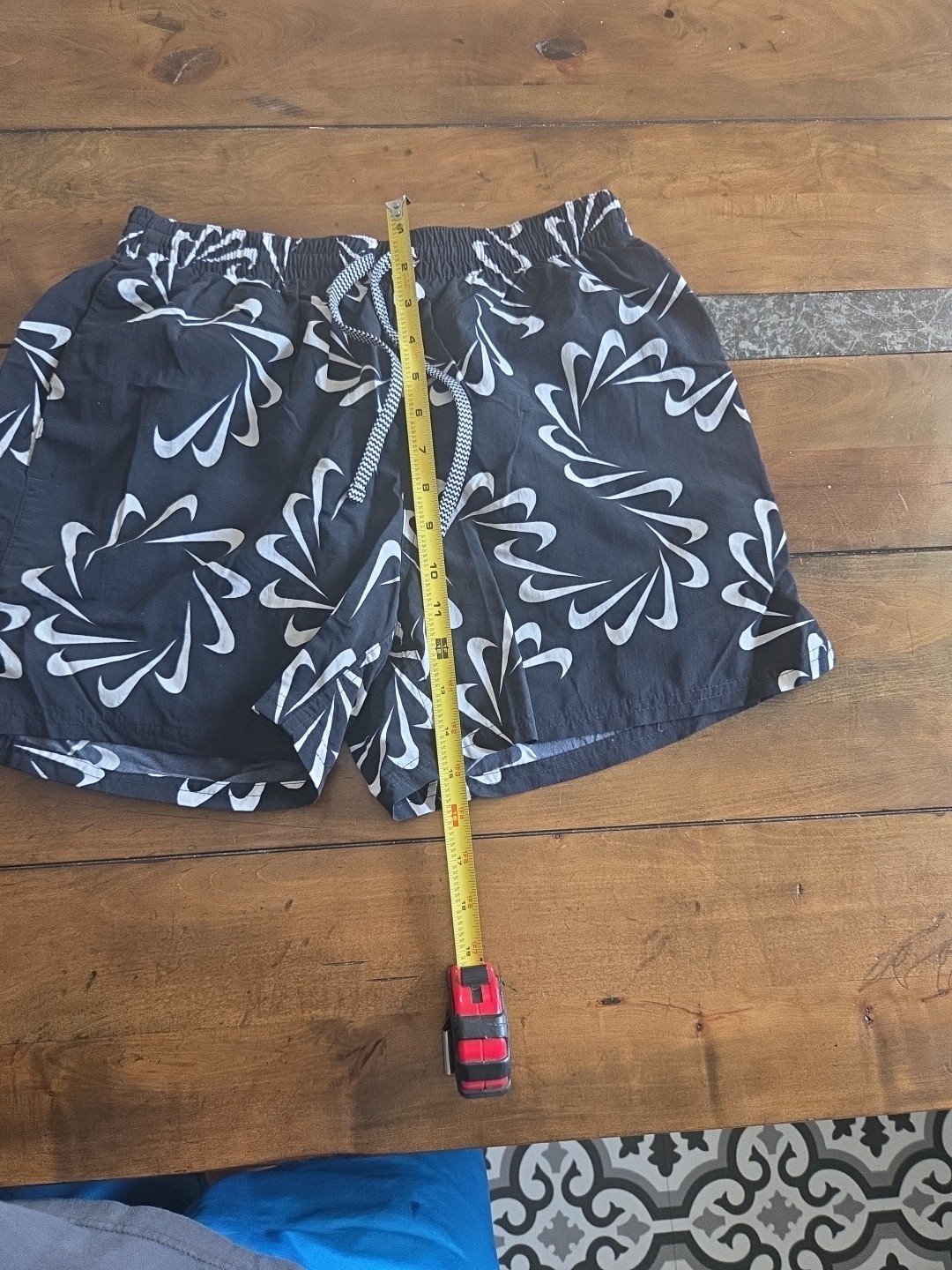 Nike Swoosh Link Swim Trunks Mens M All Over Print Black White Volley Shorts image 5