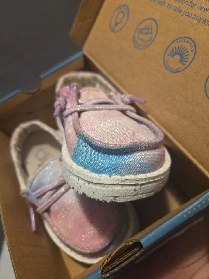 Zapatos unicornio Hey Dudes talla 6 para niños pequeños Foto 3 de 4