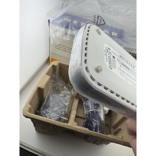 Netgear WGPS606 White Wireless 54Mbps Print Server 4 Port Switch - Picture 8 of 9