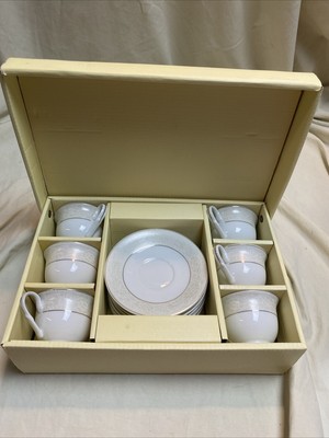 NEW in box Expresso Cups And Saucers LORREN HOME TRENDS Orchid