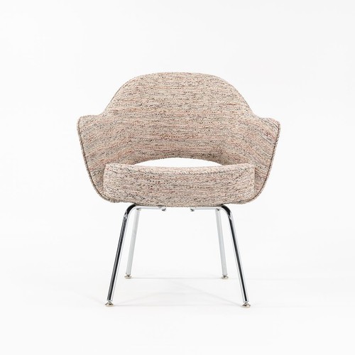 2022 Knoll Saarinen Executive Arm Chair in Oatmeal Fabric with Tubular Legs - Picture 5 of 12