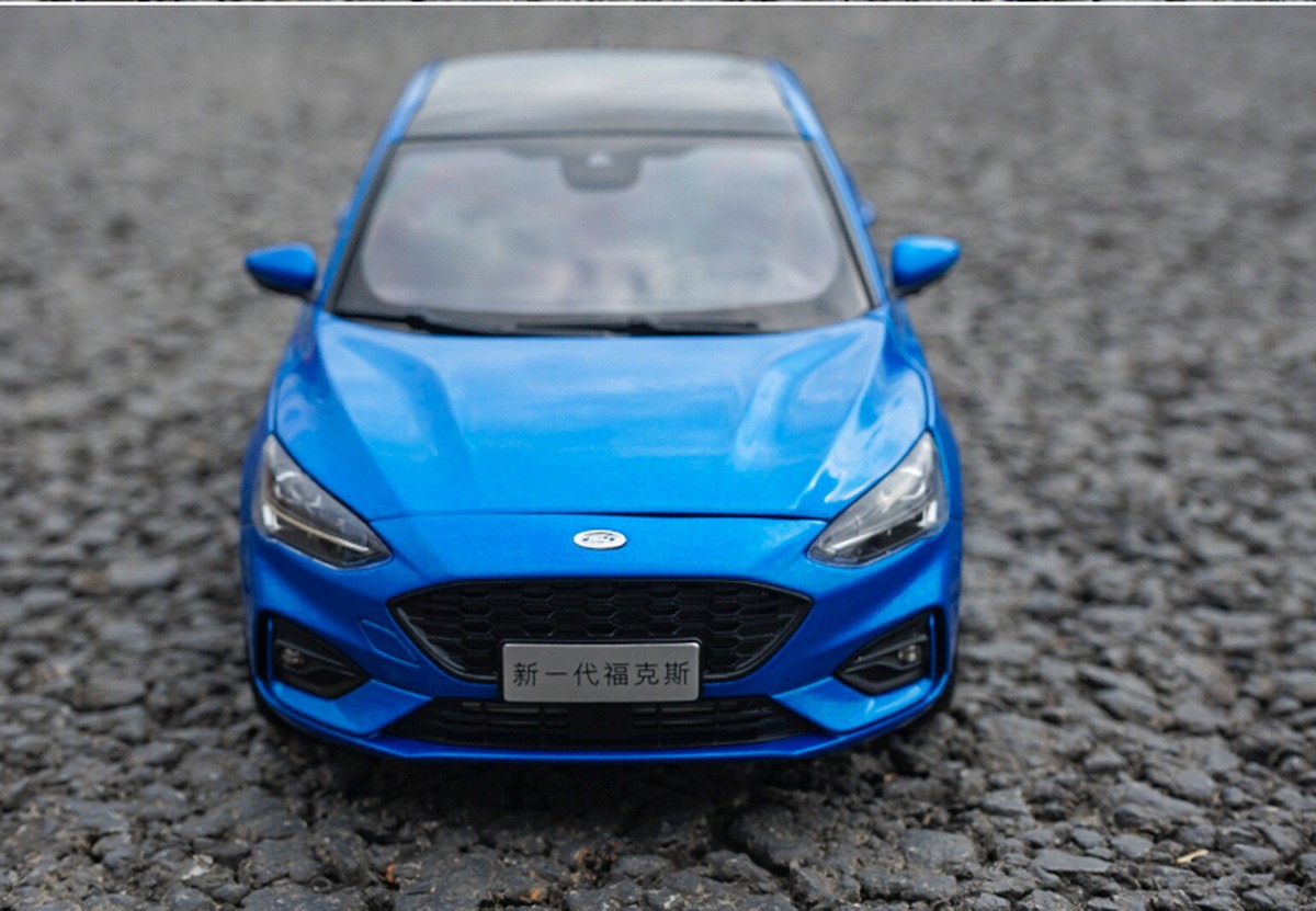 1/18 Scale FORD FOCUS 2020 Blue Diecast Car Model Toy Collection