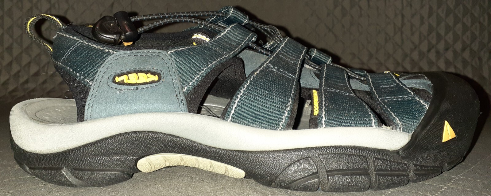 Sandali sportivi KEEN unisex blu giallo nero impermeabili taglia US 9 EU 42 UK 8