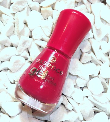 Essence THE GEL Nagellack Farbe 74 feels like Birthday  dunkel Pink farbig Neu