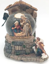 Nativity Music Box/Snowglobe Plays "Silent Night" Shepherd Lambs~Christmas/Roman