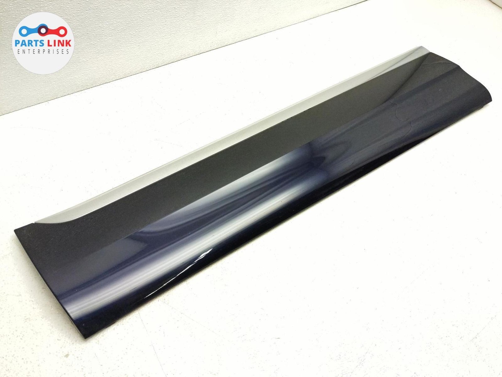 2016-20 BENTLEY BENTAYGA FRONT LEFT DOOR MOLDING TRIM CLADDING APPLIQUE BLUE OEM