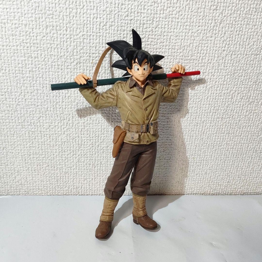 BWFC Dragon Ball Goku Army Figure No Helmet Pedestal Authentic