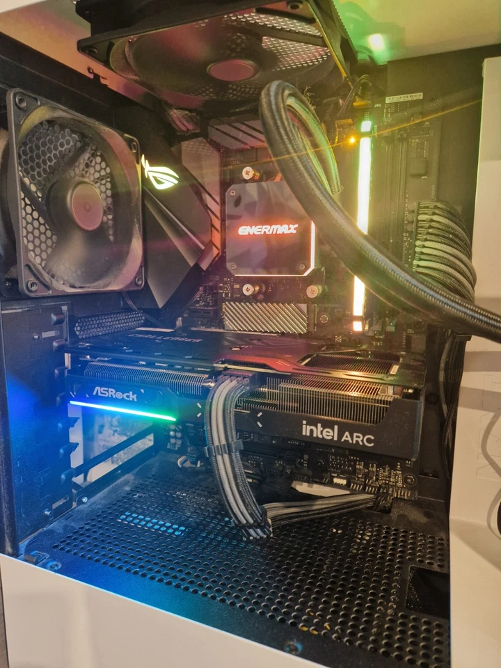 ASUS ROG Strix B450-F Gaming Mainboard, AMD Ryzen B450, AM4 Sockel, DDR4, M.2 - Bild 3 von 4