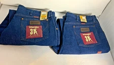Lot of 2 WRANGLER MEN'S JEANS 31 relaxed 37x32 NWT