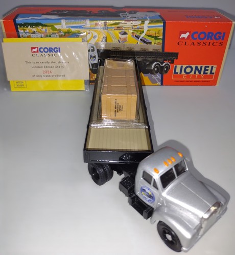 Corgi Classics Lionel City 53501 Mack B Semi & Crates - Picture 4 of 13