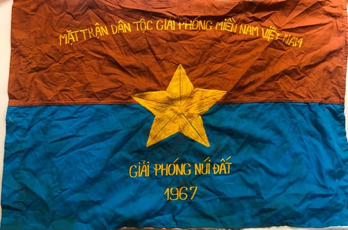 FLAG , Vietcong NVA NLF North VN Army Flag Victory in NUI DAT 1967 YEAR , z