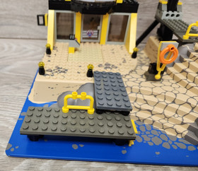 Lego World City 7047 Coast Watch HQ INCOMPLETE MISSING 3 PIECES NO MANUAL READ
