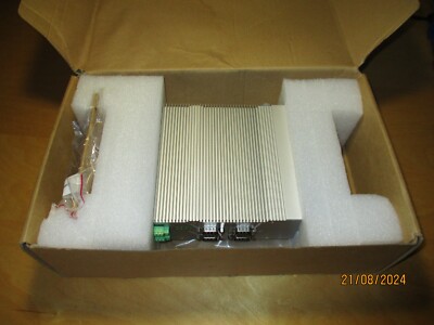 Moxa V2402 CE V1.0 Embedded Computer Wallmount Computer NEU