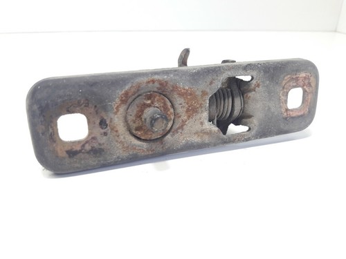 Volkswagen Golf II Schliessbügel Schliessplatte Fanghaken Motorhaube GUST24322