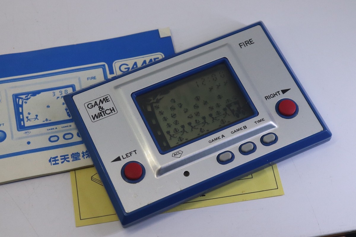 初期モデル 超美品 GAME & WATCH FIRE (RC-04) Nintendo Game & Watch Silver Fire RC-04 Made in Japan 1980