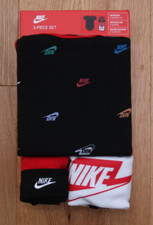 Nike Baby Boy 3 Pc Bodysuit, Hat  Bib Set  Black, Red  White  6-12M