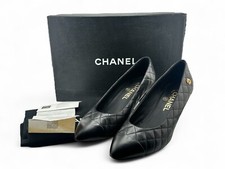 CHANEL Cameilla Black Quilted Calf Leather Cap Toe Gold Floral Design Pumps Heel