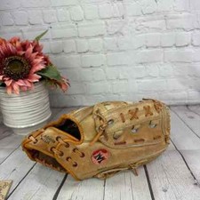 vintage Macgregor leather Baseball glove larry hisle for decoration