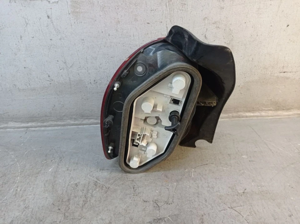 Faro Posteriore Destro Per RENAULT MODUS/GRAND MODUS (F/JP0) 8200658413R - Immagine 3 di 4