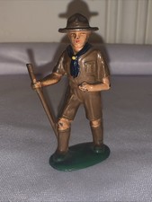 BOY SCOUT -         c.1940' s BARCLAY LEAD BOY SCOUT FIGURE