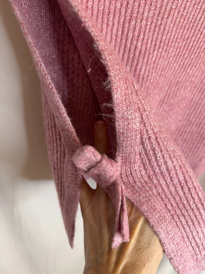 Nuevo con etiquetas Mayoral Niñas Rosa Suéter Chaleco Cable Tejido Brillo Talla 14 Corbatas Laterales Foto 4 de 4