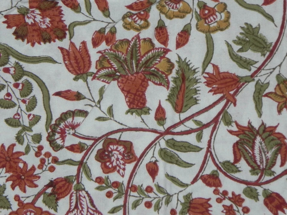 FUNDA DE ALMOHADA DECORATIVA CERÁMICA GRANERO FLORAL Y ENREDADERAS ROJO/VERDE/DORADO 18 X 18 Foto 2 de 2