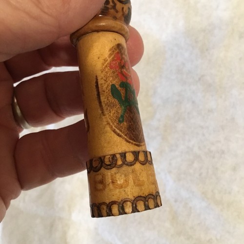 VTG Wooden Treen Hand Carved & Painted W Bulgarian Rose Oil 0.4 AB Needle Holder - Picture 9 of 14