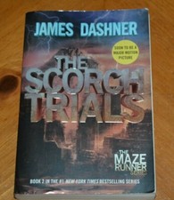 JAMES DASHER - THE SCORCH TRIALS: BOOK 2 IN THE MAZE RUNNER SERIES - SMOKE FREE