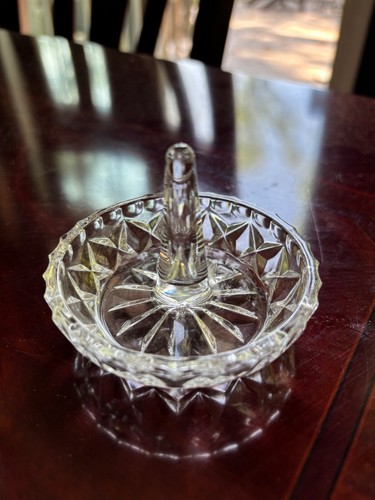 VINTAGE CLEAR PRESSED GLASS ROUND RING HOLDER - Picture 2 of 4