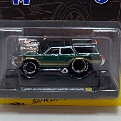 Maisto Die Cast Muscle Machines Series 2 #12 1970 Oldsmobile Vista Cruiser 1:64 - Picture 2 of 4