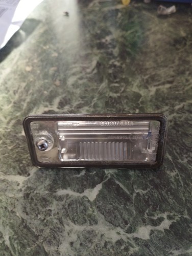 Kennzeichenbeleuchtung Audi A4 A6 4FQ7 Kennzeichenleuchte Griffleiste 8E0807430A