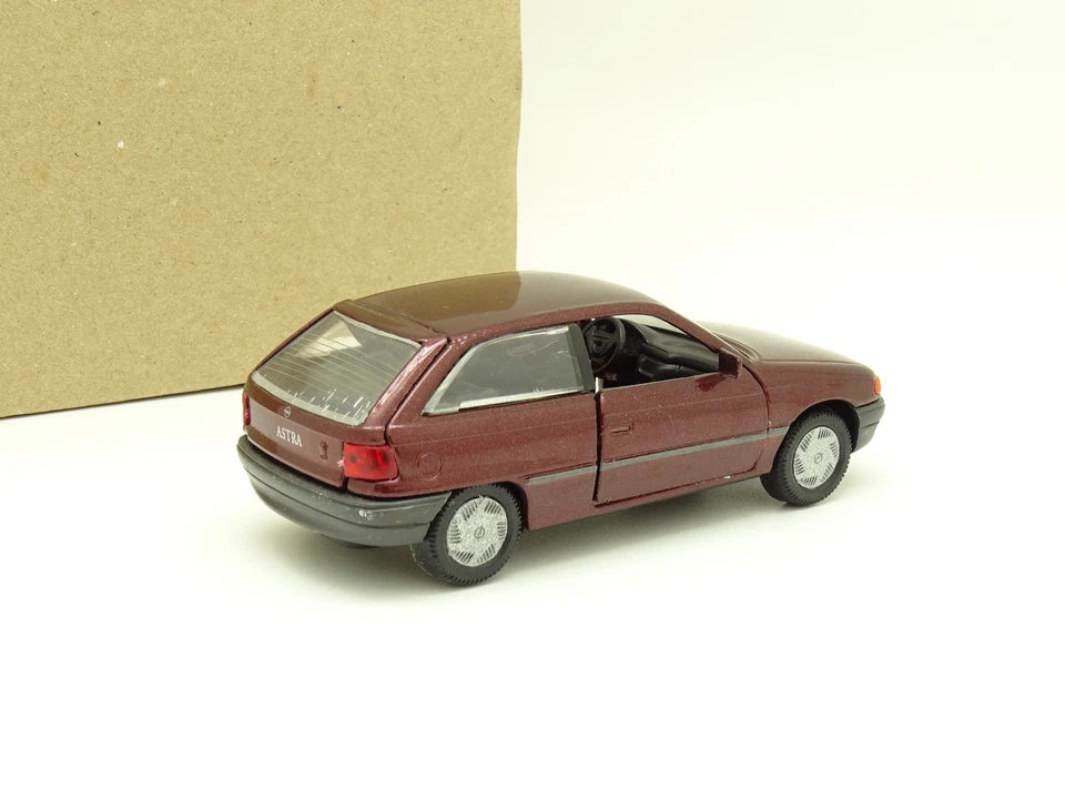 Gama Sb 1/43 - Astra 3 Porte Rosso 1992 - Immagine 2 di 2